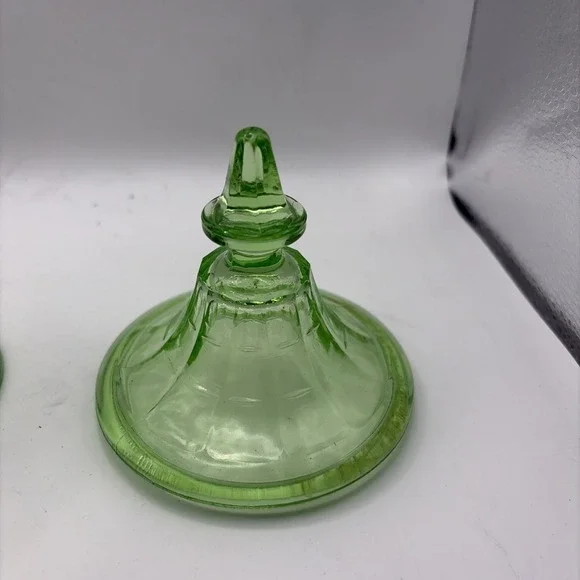 Anchor Hocking Block Optic Pattern Green Uranium Glass Footed Candy Dish & LID - Picture 7 of 13